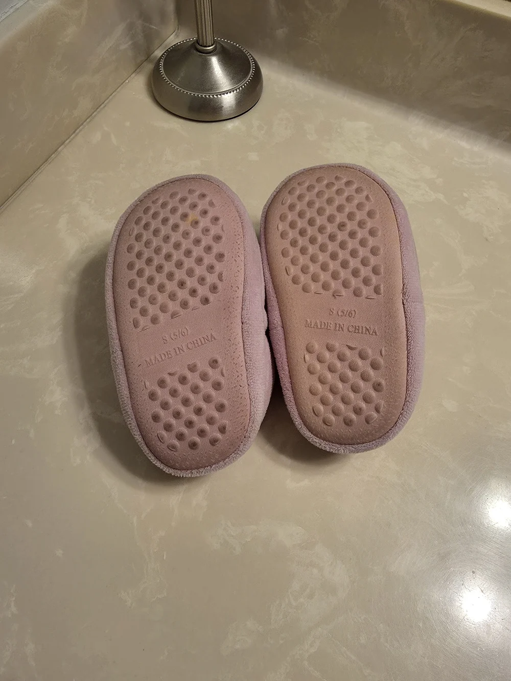 Hello Kitty Pink Plush Slippers with Glitter Bows Size 5/6 (Small)